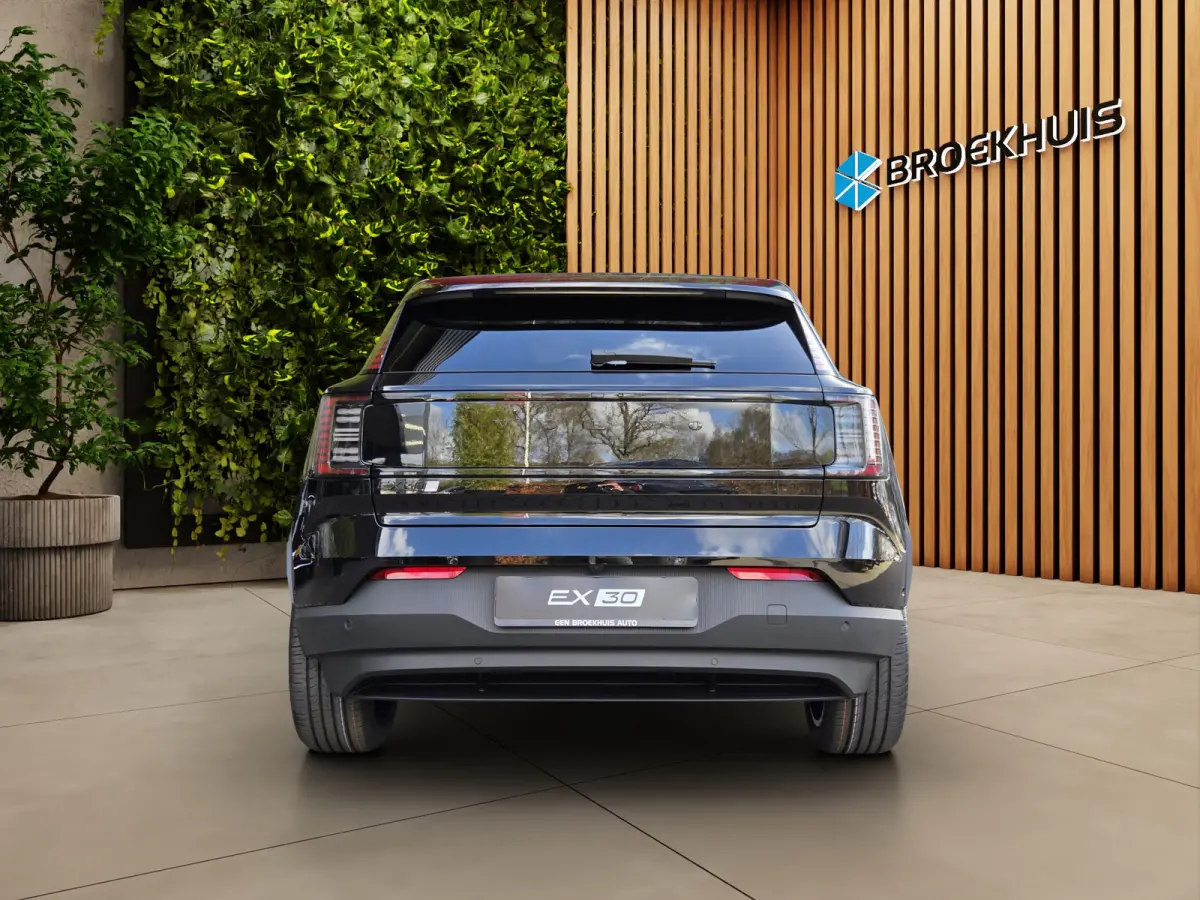 Single Motor Extended Range Ultra Black Edition Europa 69 kWh | Panoramadak | 360 Camera | Harman/Kardon | Pilot Assist