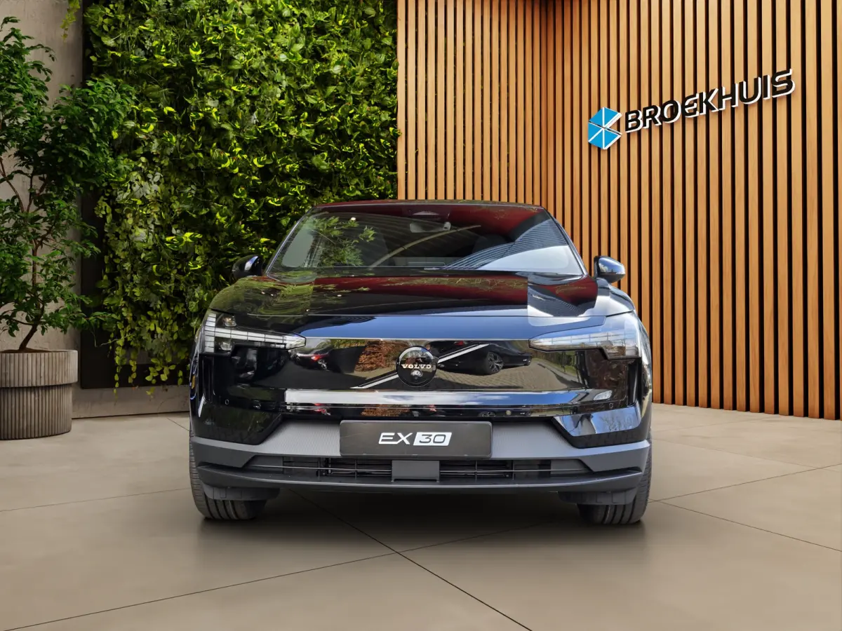 Single Motor Extended Range Ultra Black Edition Europa 69 kWh | Panoramadak | 360 Camera | Harman/Kardon | Pilot Assist