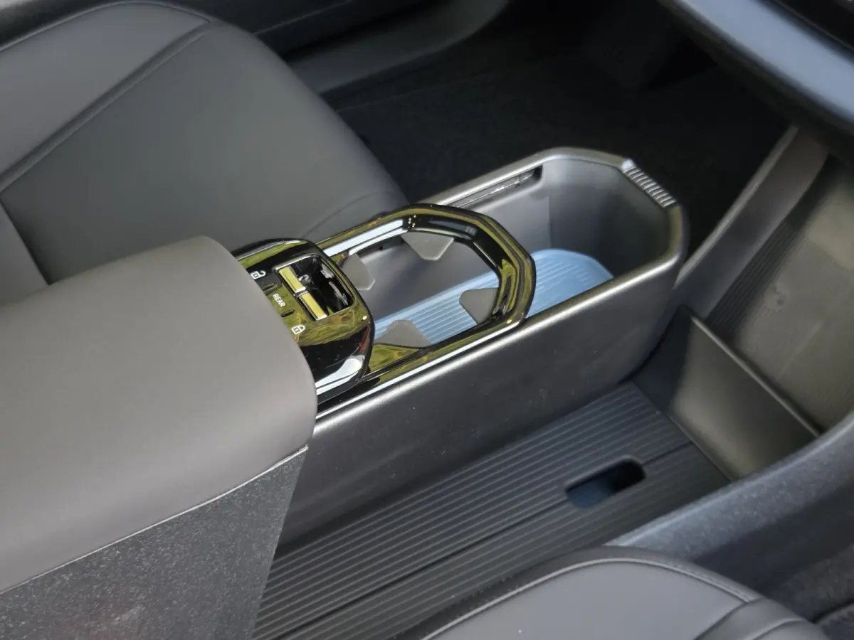 Single Motor Extended Range Ultra Black Edition Europa 69 kWh | Panoramadak | 360 Camera | Harman/Kardon | Pilot Assist
