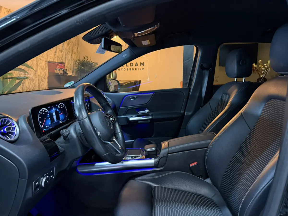 180 Business Solution|Matrix LED|MBUX|Virtual Cockpit|Half Leder|StoelVW|Elek. Achterklep|CarPlay|Rijklaar