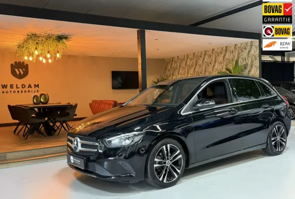 180 Business Solution|Matrix LED|MBUX|Virtual Cockpit|Half Leder|StoelVW|Elek. Achterklep|CarPlay|Rijklaar