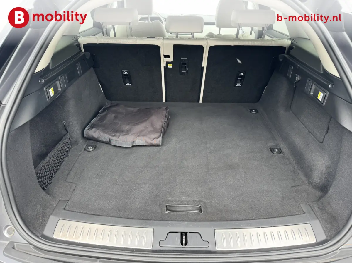 2.0 P400e S Hybride Elektrische Stoelen Meridian Sound | 360 Camera | Adaptive Cruise Control | Leer | Apple CarPlay