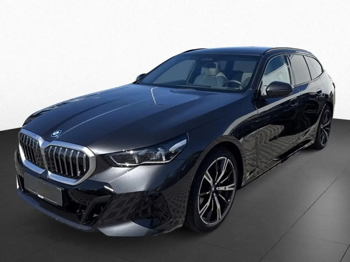 550e xDrive M-SPORT ** PANORAMA, IVORY LEDER, TREKH, 20-inch LMV, ADAPT. CRUISE ** 1e EIG - UNGALLFREI - Ex. BMW ** ** INFORMEER OOK NAAR ONZE AANTREKKELIJKE FINANCIAL-LEASE TARIEVEN **