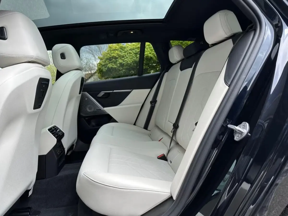 550e xDrive M-SPORT ** PANORAMA, IVORY LEDER, TREKH, 20-inch LMV, ADAPT. CRUISE ** 1e EIG - UNGALLFREI - Ex. BMW ** ** INFORMEER OOK NAAR ONZE AANTREKKELIJKE FINANCIAL-LEASE TARIEVEN **