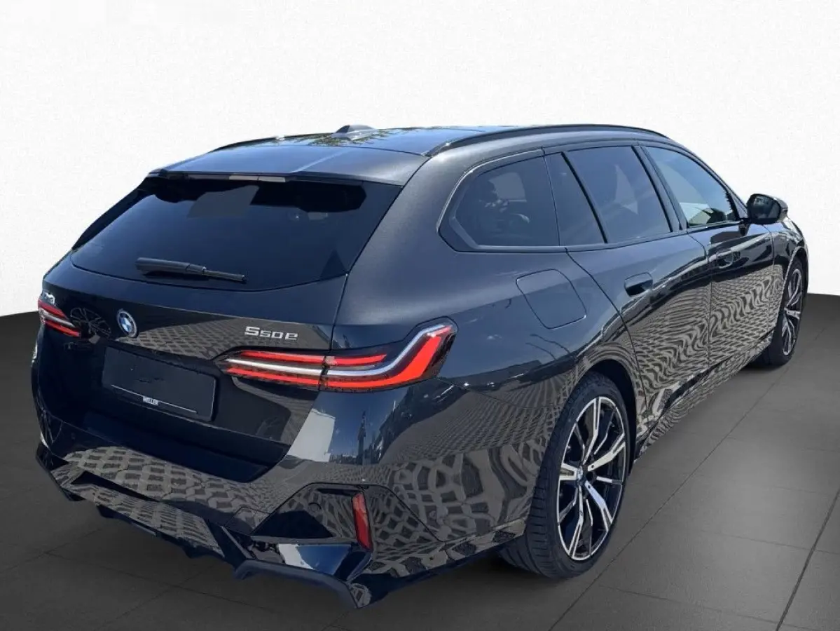 550e xDrive M-SPORT ** PANORAMA, IVORY LEDER, TREKH, 20-inch LMV, ADAPT. CRUISE ** 1e EIG - UNGALLFREI - Ex. BMW ** ** INFORMEER OOK NAAR ONZE AANTREKKELIJKE FINANCIAL-LEASE TARIEVEN **
