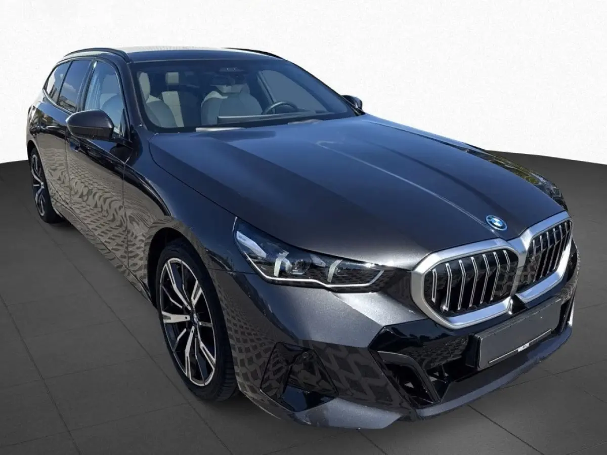550e xDrive M-SPORT ** PANORAMA, IVORY LEDER, TREKH, 20-inch LMV, ADAPT. CRUISE ** 1e EIG - UNGALLFREI - Ex. BMW ** ** INFORMEER OOK NAAR ONZE AANTREKKELIJKE FINANCIAL-LEASE TARIEVEN **