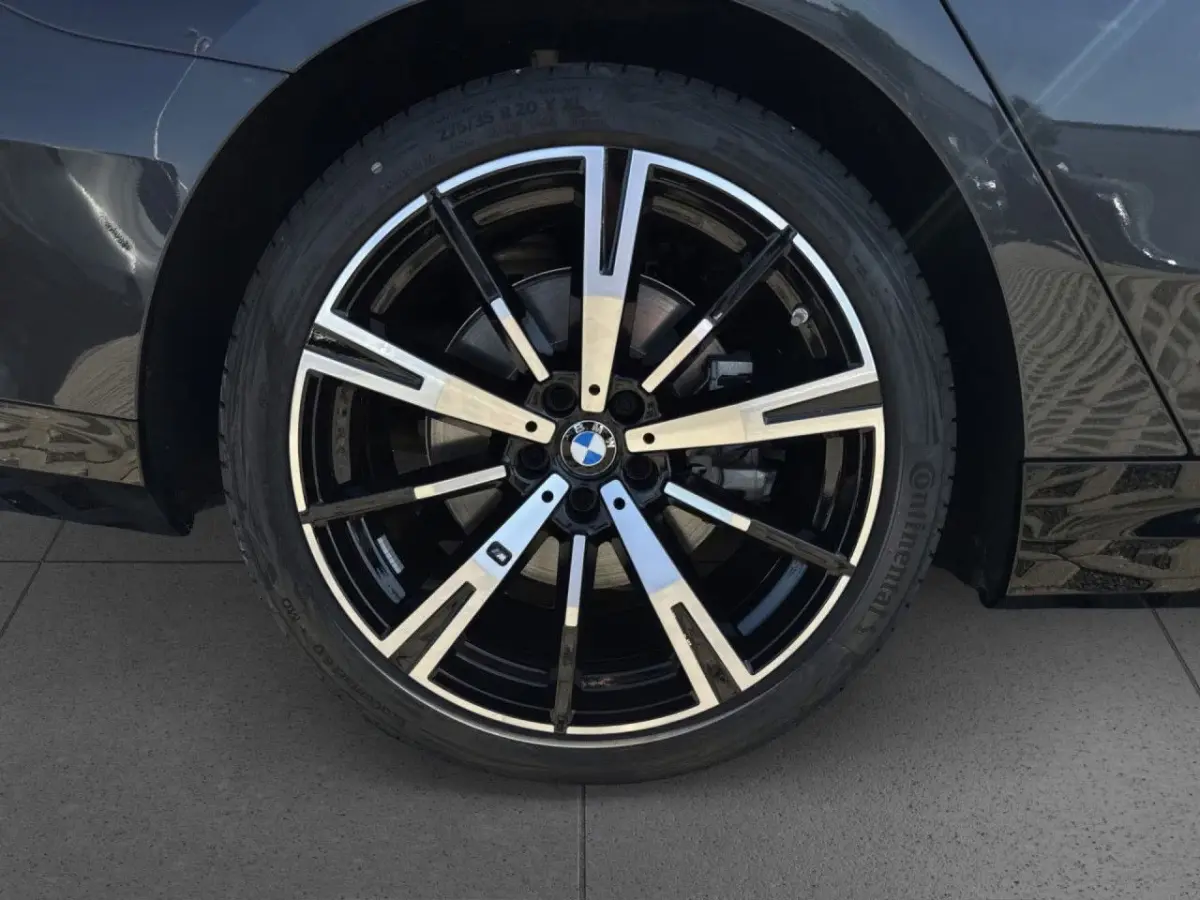 550e xDrive M-SPORT ** PANORAMA, IVORY LEDER, TREKH, 20-inch LMV, ADAPT. CRUISE ** 1e EIG - UNGALLFREI - Ex. BMW ** ** INFORMEER OOK NAAR ONZE AANTREKKELIJKE FINANCIAL-LEASE TARIEVEN **
