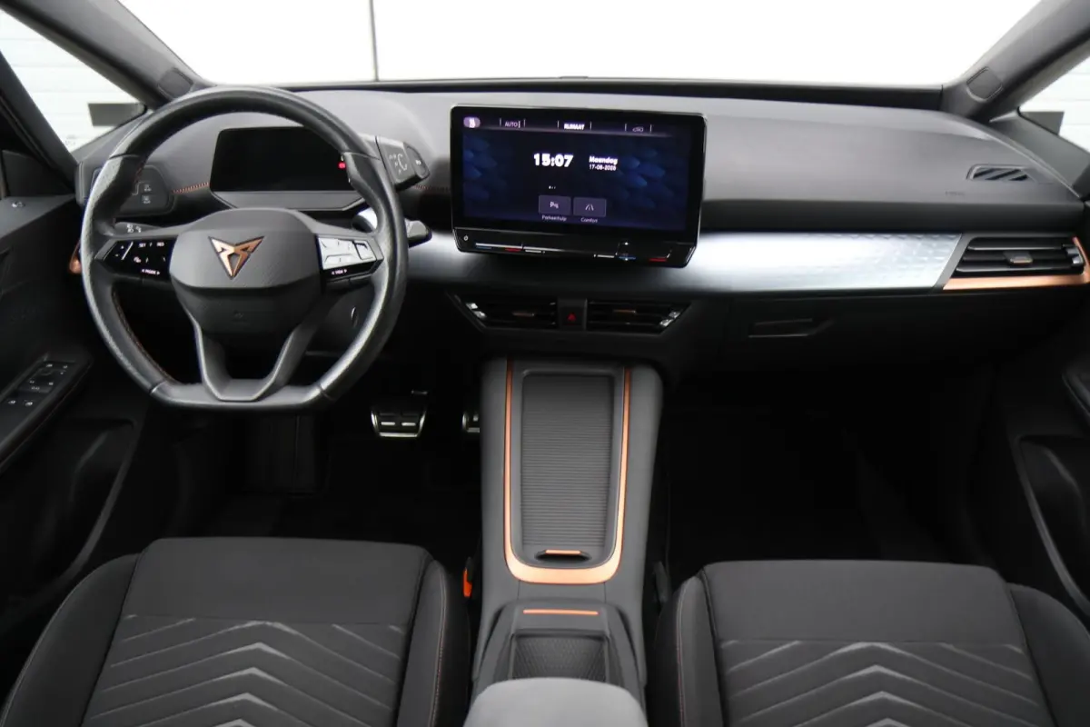 204pk Business Plus 62 kWh | SoH 95% | Navigatie | App Connect | Achteruitrijcamera | Cruise Control adaptieve |