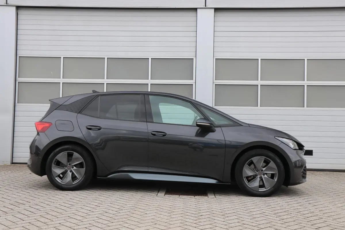204pk Business Plus 62 kWh | SoH 95% | Navigatie | App Connect | Achteruitrijcamera | Cruise Control adaptieve |