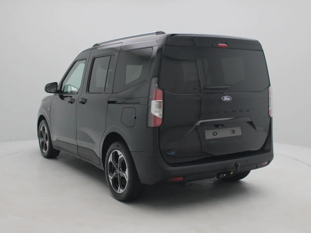E-Transit Titanium 46 kWh | UIT VOORRAAD LEVERBAAR | Trekhaak | Navigatie | Reservewiel | Adaptieve Cruise |