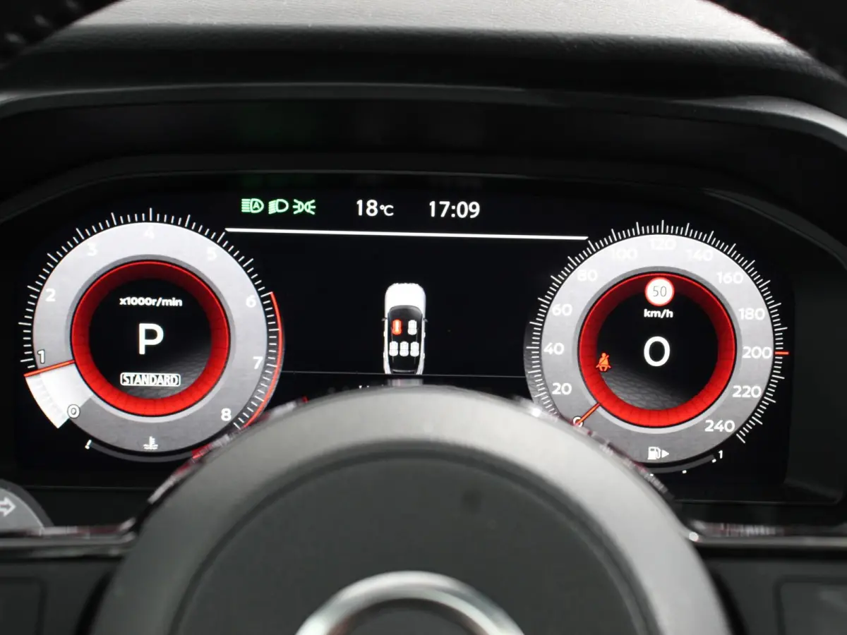 1.3 MHEV Xtronic Tekna Plus Navigatie Climate control Head up leder LMV Camera 360 Panorama dak Electrisch bedienbare achterklep