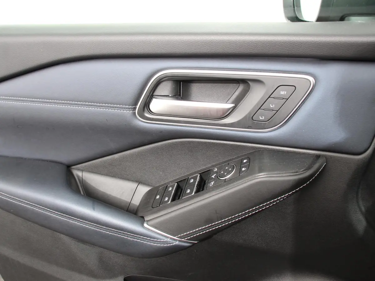 1.3 MHEV Xtronic Tekna Plus Navigatie Climate control Head up leder LMV Camera 360 Panorama dak Electrisch bedienbare achterklep