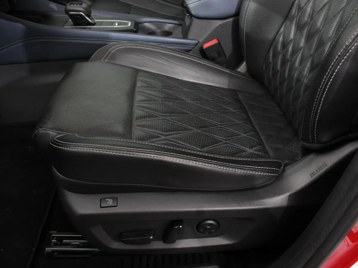1.3 MHEV Xtronic Tekna Plus Navigatie Climate control Head up leder LMV Camera 360 Panorama dak Electrisch bedienbare achterklep