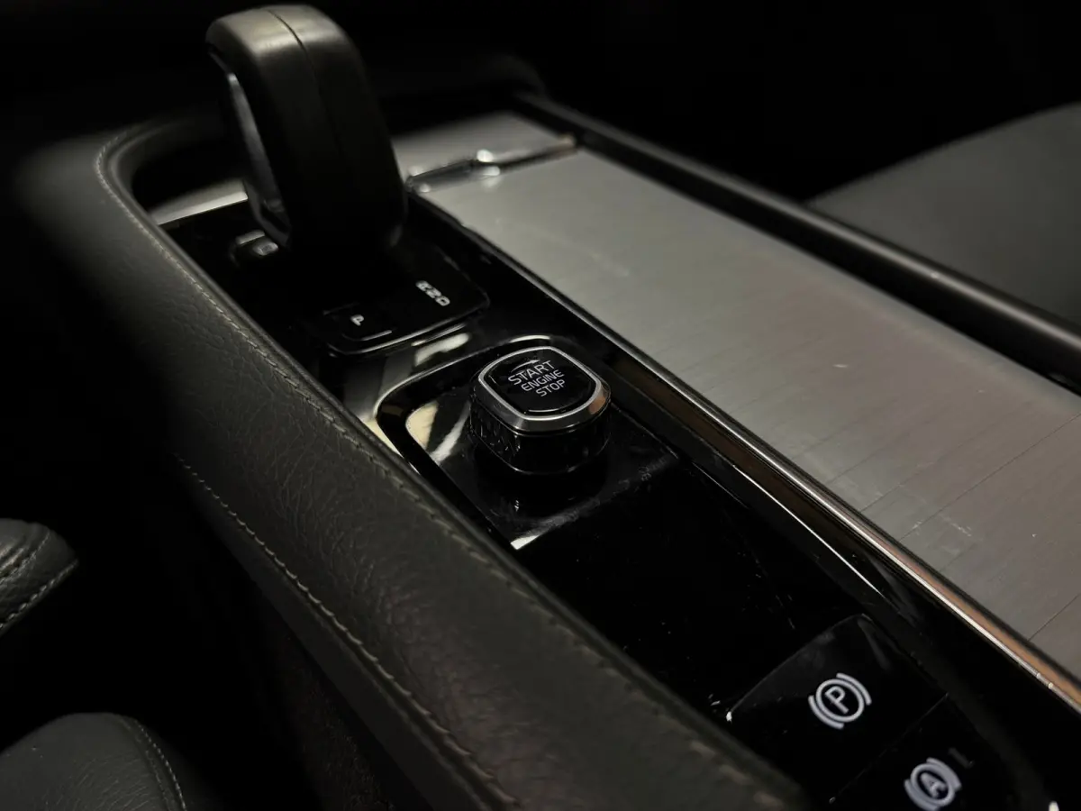 T8 AWD Recharge Inscription | Luchtvering | Trekhaak | 360 Camera | Harman Kardon | Adaptieve Cruise Control | Stoelverwarming voor+achter | Stuurwielverwarming | Schuifdak | 22 Inch | Full 