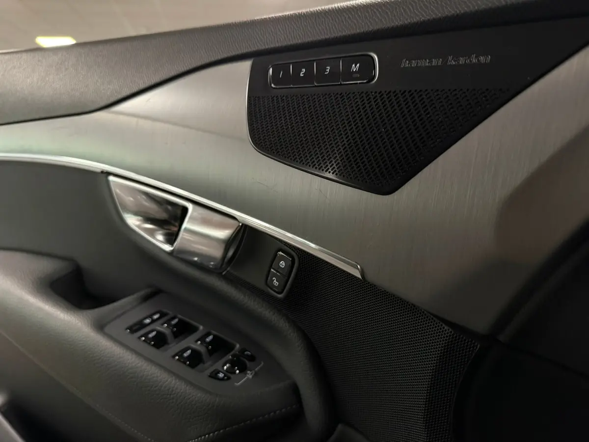 T8 AWD Recharge Inscription | Luchtvering | Trekhaak | 360 Camera | Harman Kardon | Adaptieve Cruise Control | Stoelverwarming voor+achter | Stuurwielverwarming | Schuifdak | 22 Inch | Full 