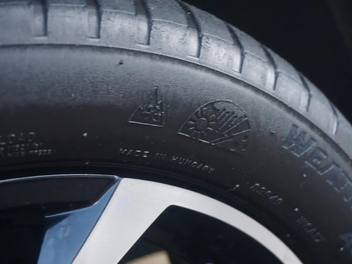 1.2 Turbo GS Line | 130pk! | All-season | Carplay