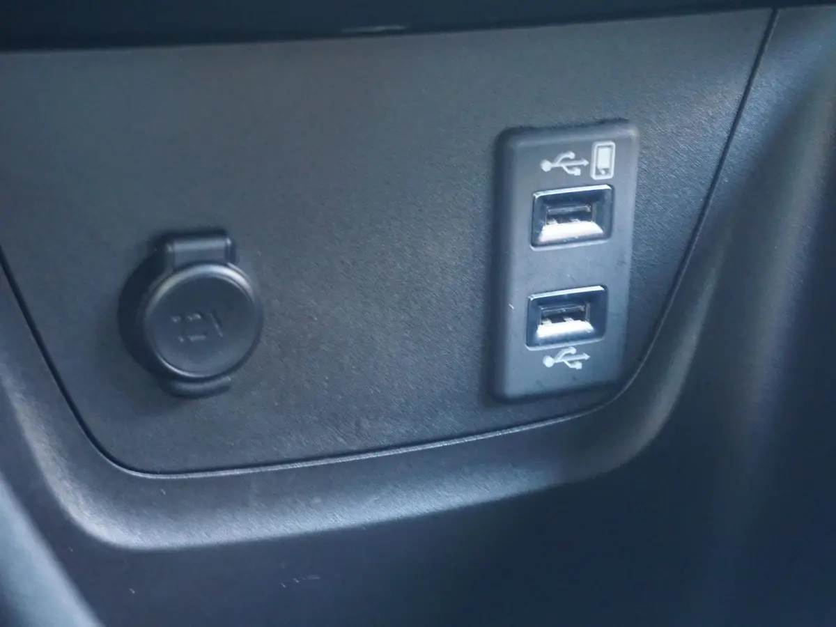 1.2 Turbo GS Line | 130pk! | All-season | Carplay