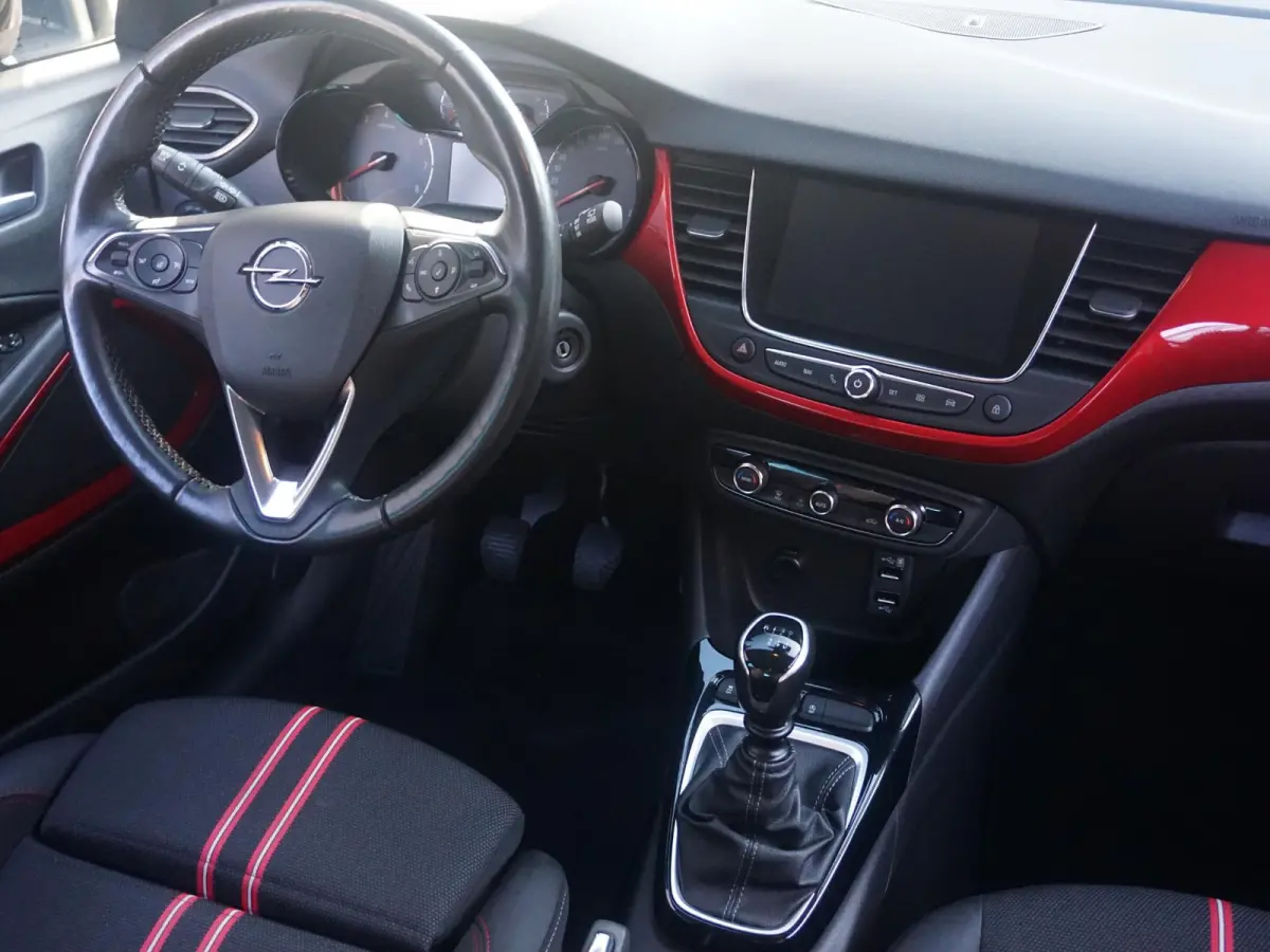 1.2 Turbo GS Line | 130pk! | All-season | Carplay
