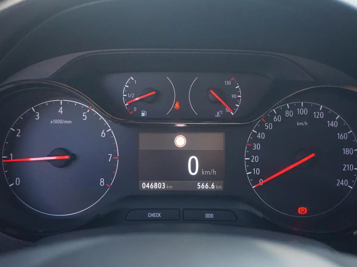 1.2 Turbo GS Line | 130pk! | All-season | Carplay