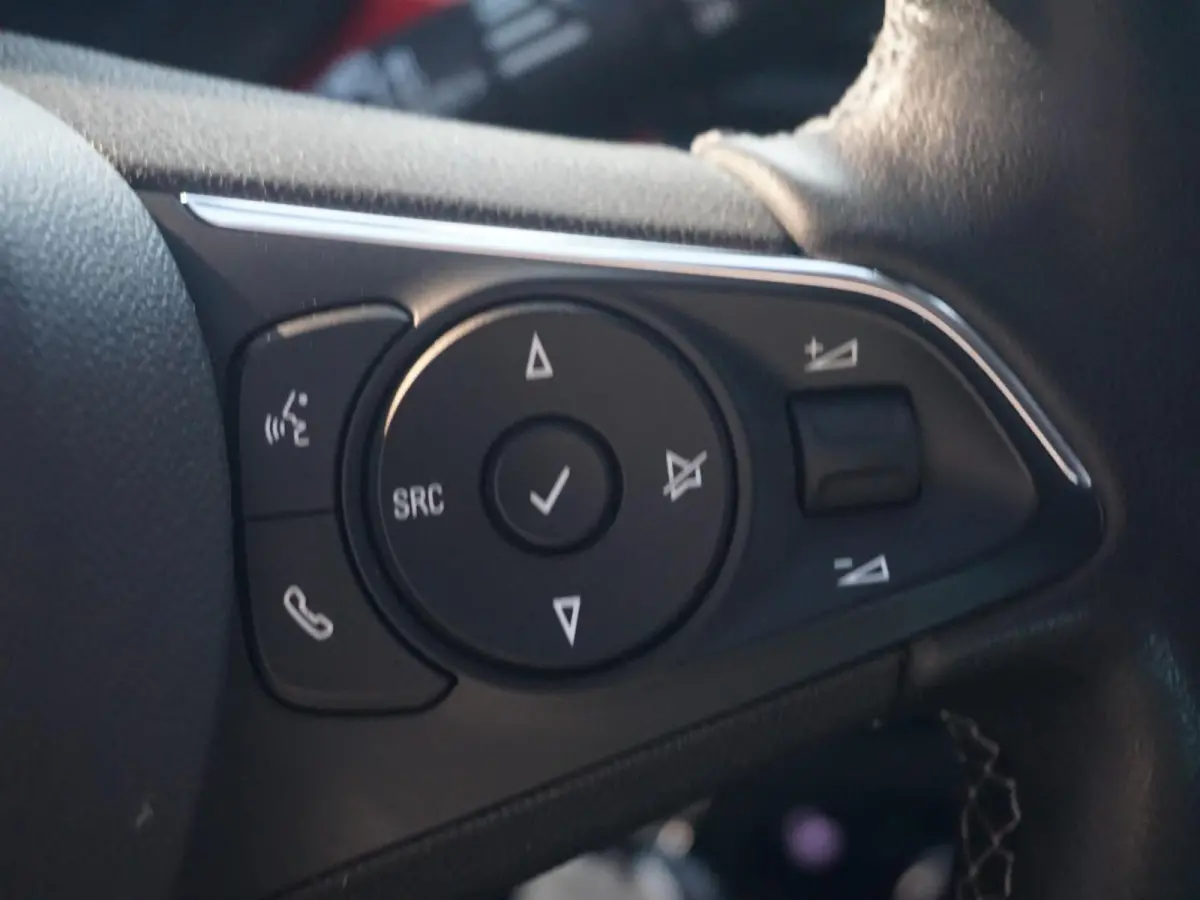 1.2 Turbo GS Line | 130pk! | All-season | Carplay
