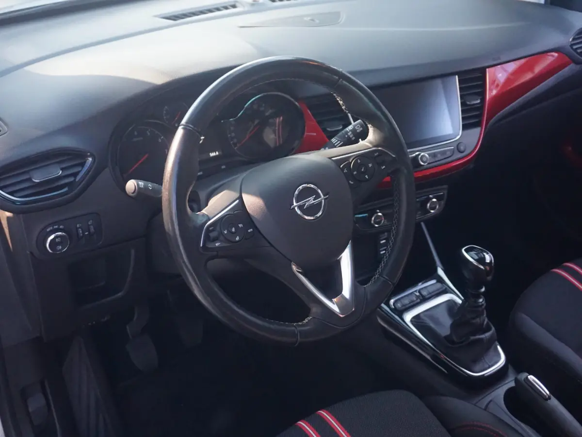 1.2 Turbo GS Line | 130pk! | All-season | Carplay