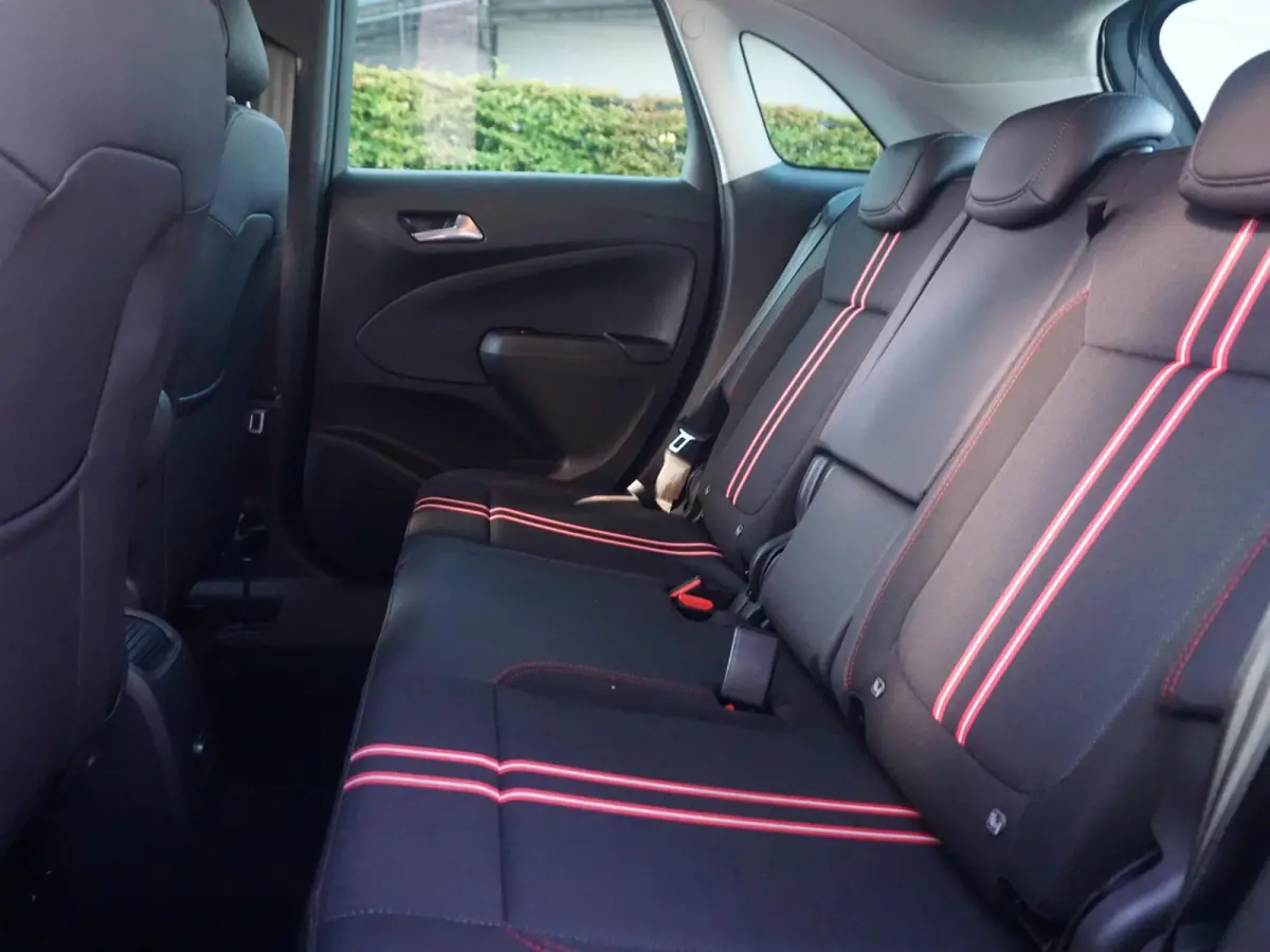 1.2 Turbo GS Line | 130pk! | All-season | Carplay
