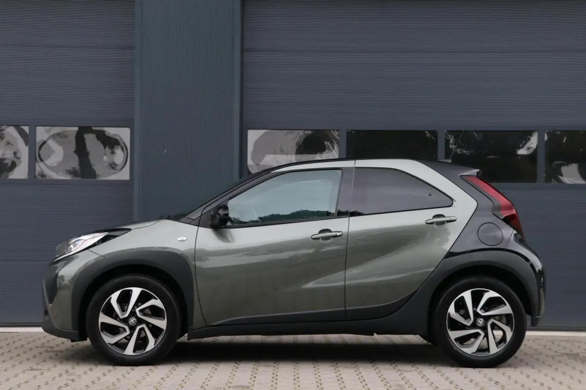 1.0 VVT-i S-CVT Pulse TwoTone Camera AppleCarplay PrivacyGlass LaneAssist Radar 50000KM BJ2023