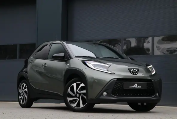 1.0 VVT-i S-CVT Pulse TwoTone Camera AppleCarplay PrivacyGlass LaneAssist Radar 50000KM BJ2023