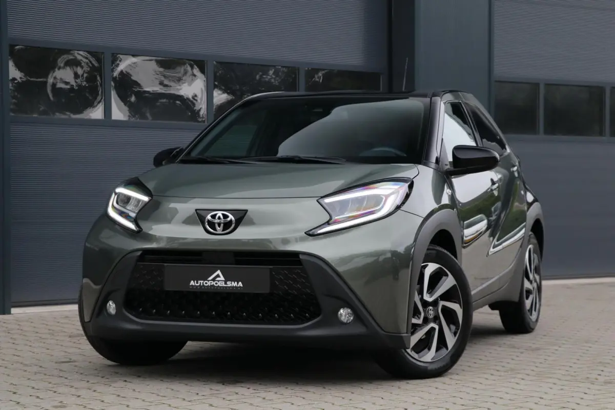 1.0 VVT-i S-CVT Pulse TwoTone Camera AppleCarplay PrivacyGlass LaneAssist Radar 50000KM BJ2023