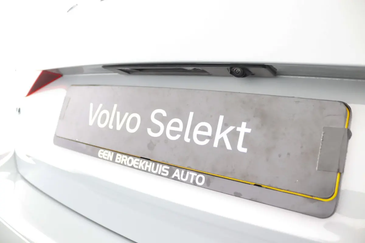 T8 Plug-in hybrid AWD Plus Dark | Stoelverwarming | 360 Camera | Voorruitverwarming | Harman\Kardon | Elek.  Sport Stoelen