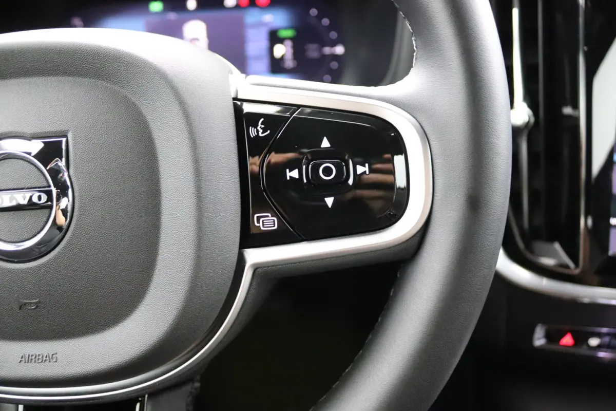 T8 Plug-in hybrid AWD Plus Dark | Stoelverwarming | 360 Camera | Voorruitverwarming | Harman\Kardon | Elek.  Sport Stoelen