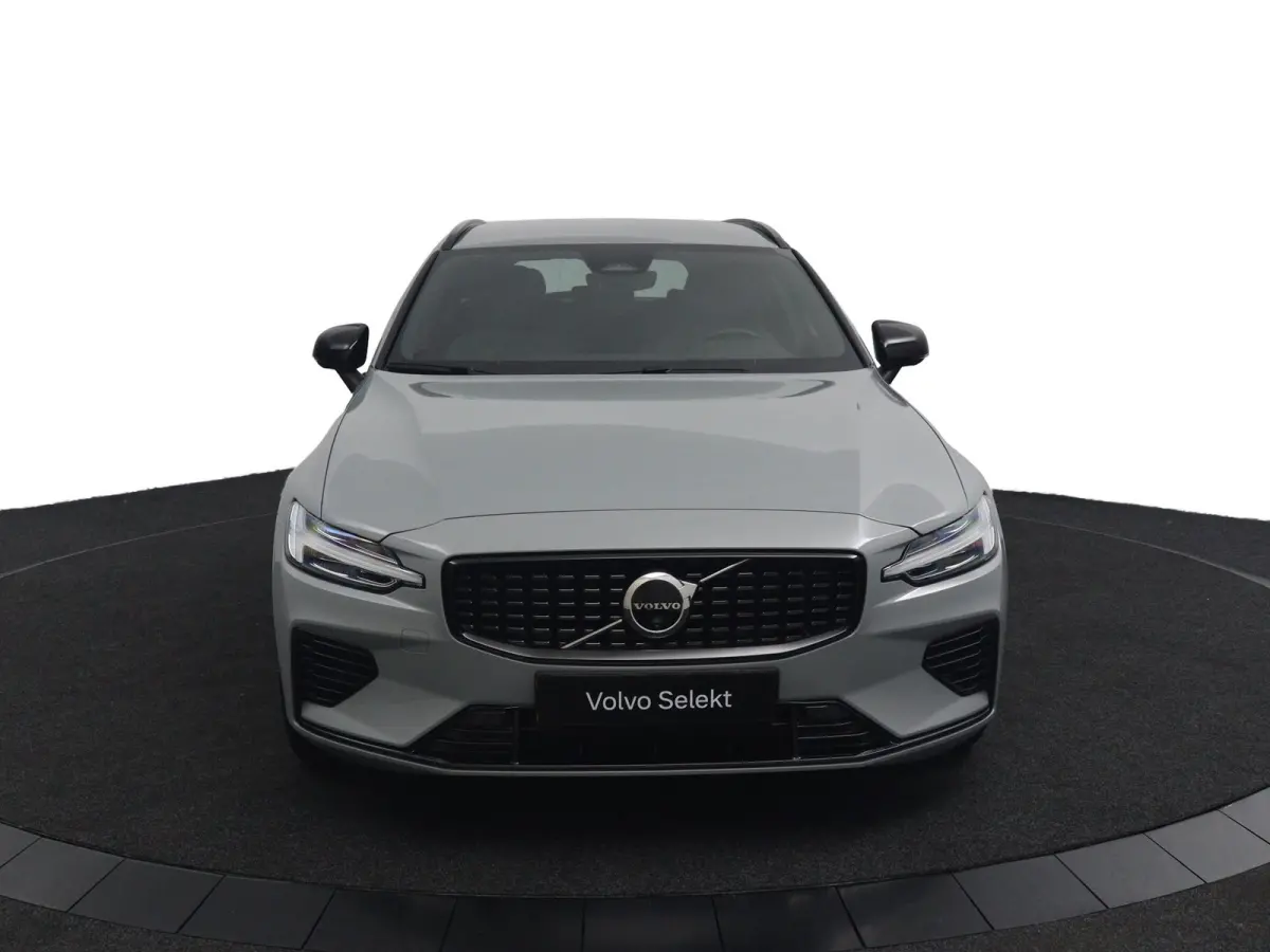 T8 Plug-in hybrid AWD Plus Dark | Stoelverwarming | 360 Camera | Voorruitverwarming | Harman\Kardon | Elek.  Sport Stoelen