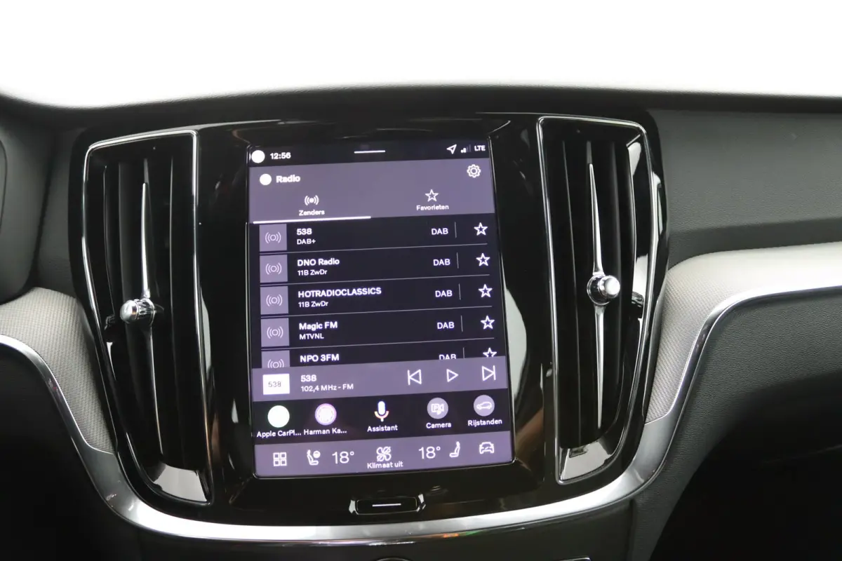 T8 Plug-in hybrid AWD Plus Dark | Stoelverwarming | 360 Camera | Voorruitverwarming | Harman\Kardon | Elek.  Sport Stoelen