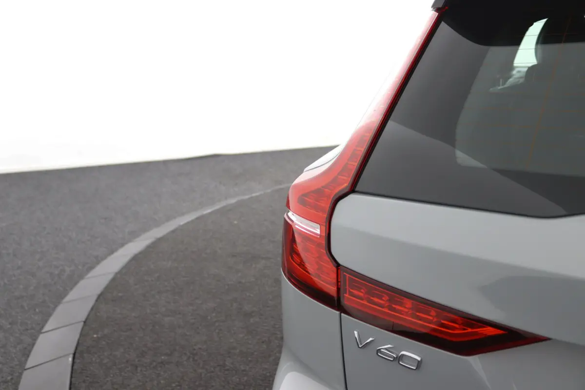 T8 Plug-in hybrid AWD Plus Dark | Stoelverwarming | 360 Camera | Voorruitverwarming | Harman\Kardon | Elek.  Sport Stoelen