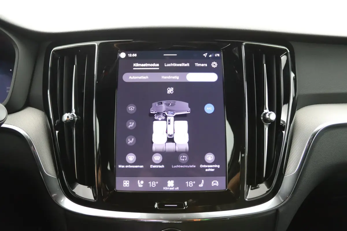 T8 Plug-in hybrid AWD Plus Dark | Stoelverwarming | 360 Camera | Voorruitverwarming | Harman\Kardon | Elek.  Sport Stoelen