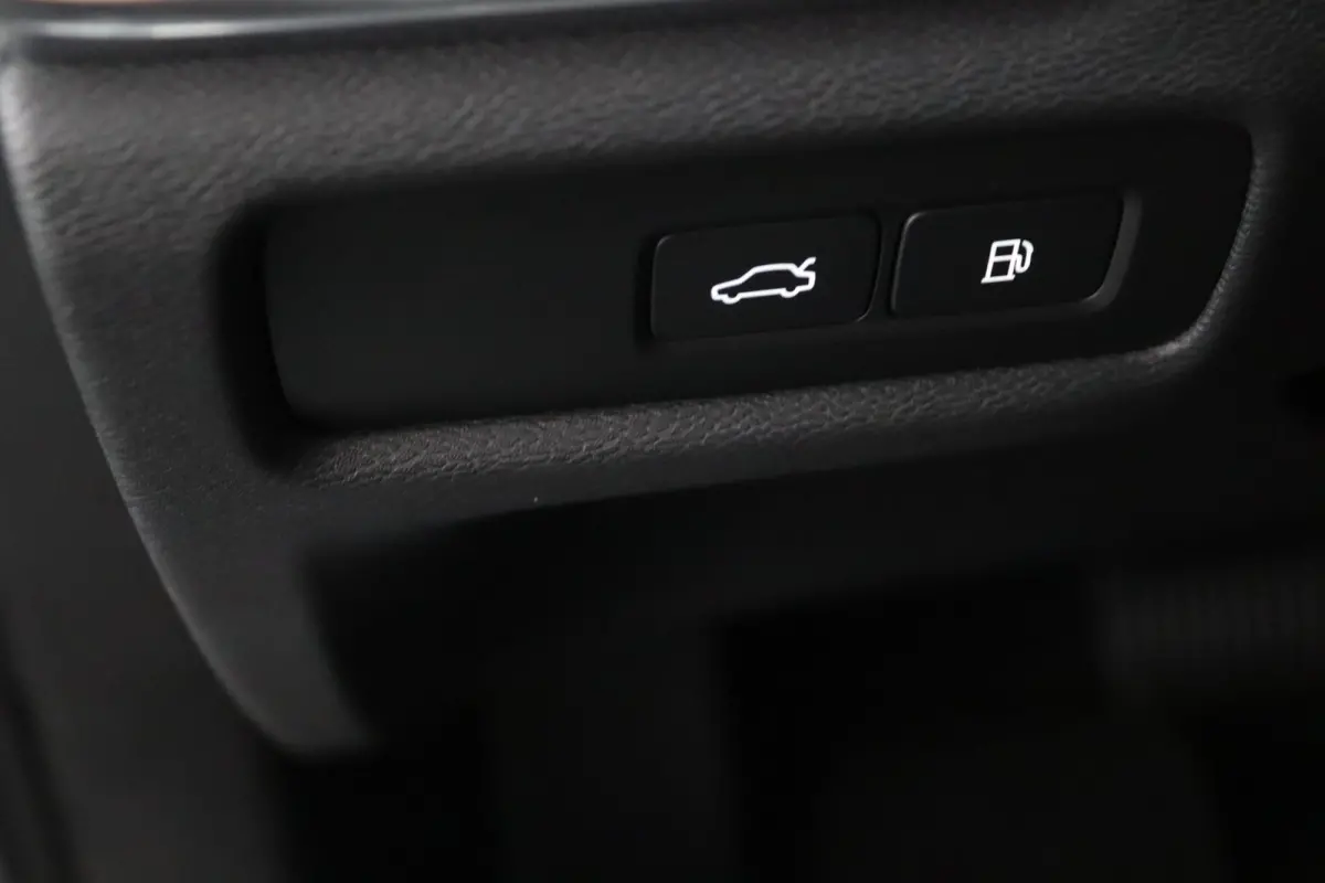 T8 Plug-in hybrid AWD Plus Dark | Stoelverwarming | 360 Camera | Voorruitverwarming | Harman\Kardon | Elek.  Sport Stoelen