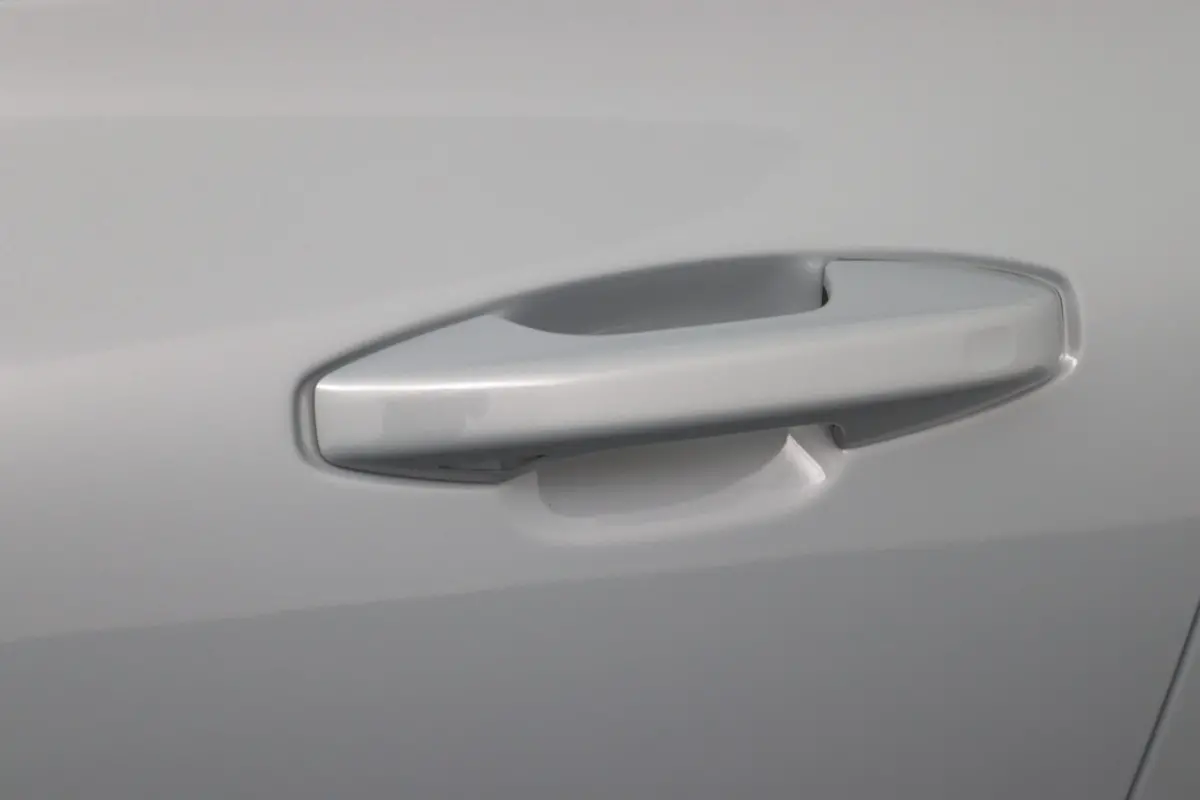 T8 Plug-in hybrid AWD Plus Dark | Stoelverwarming | 360 Camera | Voorruitverwarming | Harman\Kardon | Elek.  Sport Stoelen