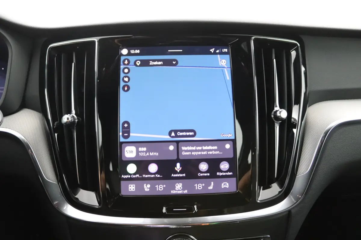 T8 Plug-in hybrid AWD Plus Dark | Stoelverwarming | 360 Camera | Voorruitverwarming | Harman\Kardon | Elek.  Sport Stoelen