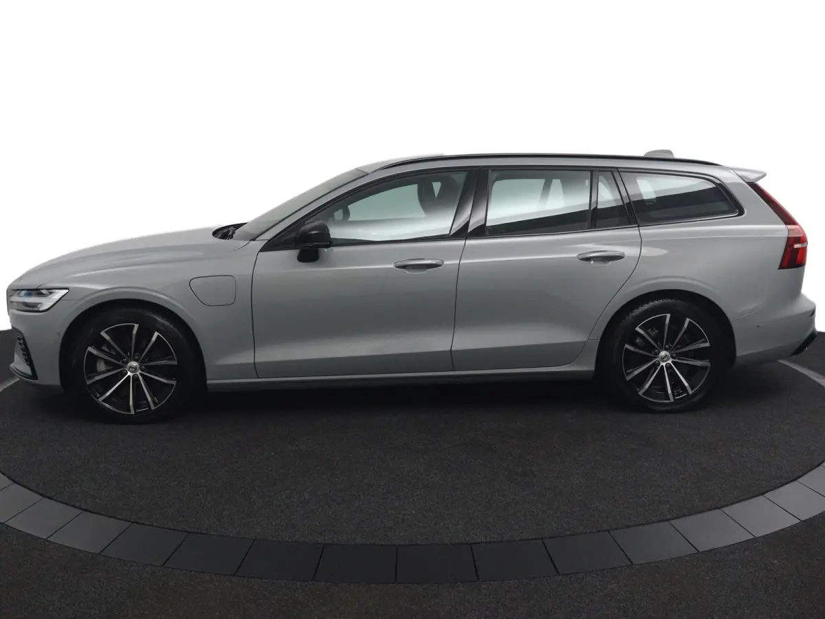 T8 Plug-in hybrid AWD Plus Dark | Stoelverwarming | 360 Camera | Voorruitverwarming | Harman\Kardon | Elek.  Sport Stoelen