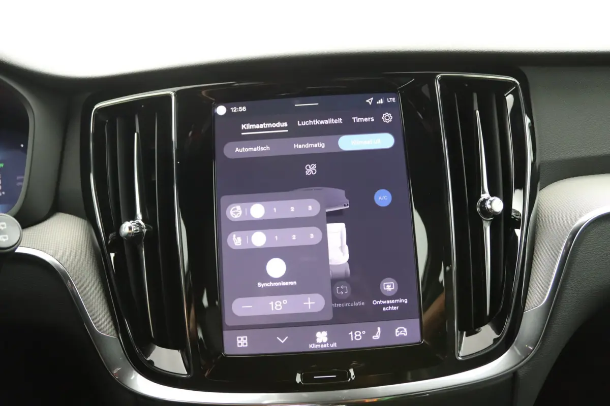 T8 Plug-in hybrid AWD Plus Dark | Stoelverwarming | 360 Camera | Voorruitverwarming | Harman\Kardon | Elek.  Sport Stoelen