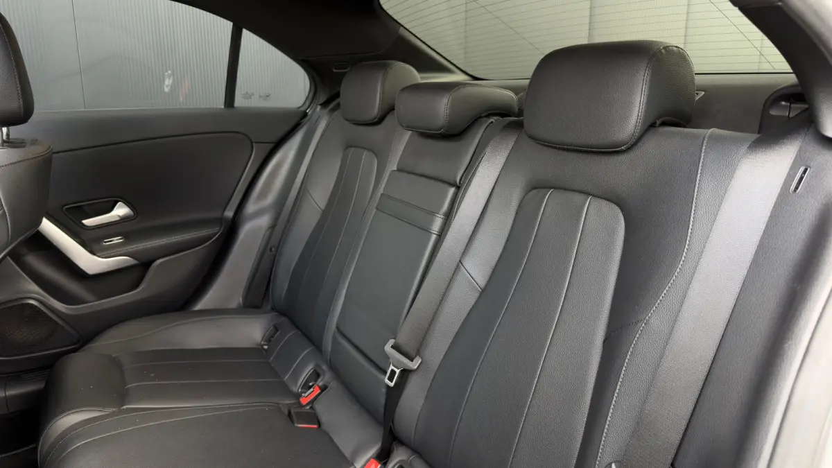 250e 218pk Business Solution Luxury Limited | SOH: 89,53% | Panoramadak | Burmester Audio | Camera | Cruise | Stoelverwarming | Leder | 17"