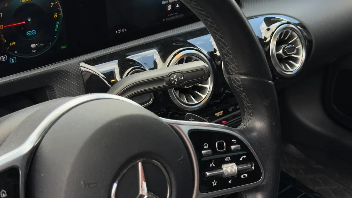 250e 218pk Business Solution Luxury Limited | Burmester Audio | Camera | Cruise | Stoelverwarming | Leder | 17"