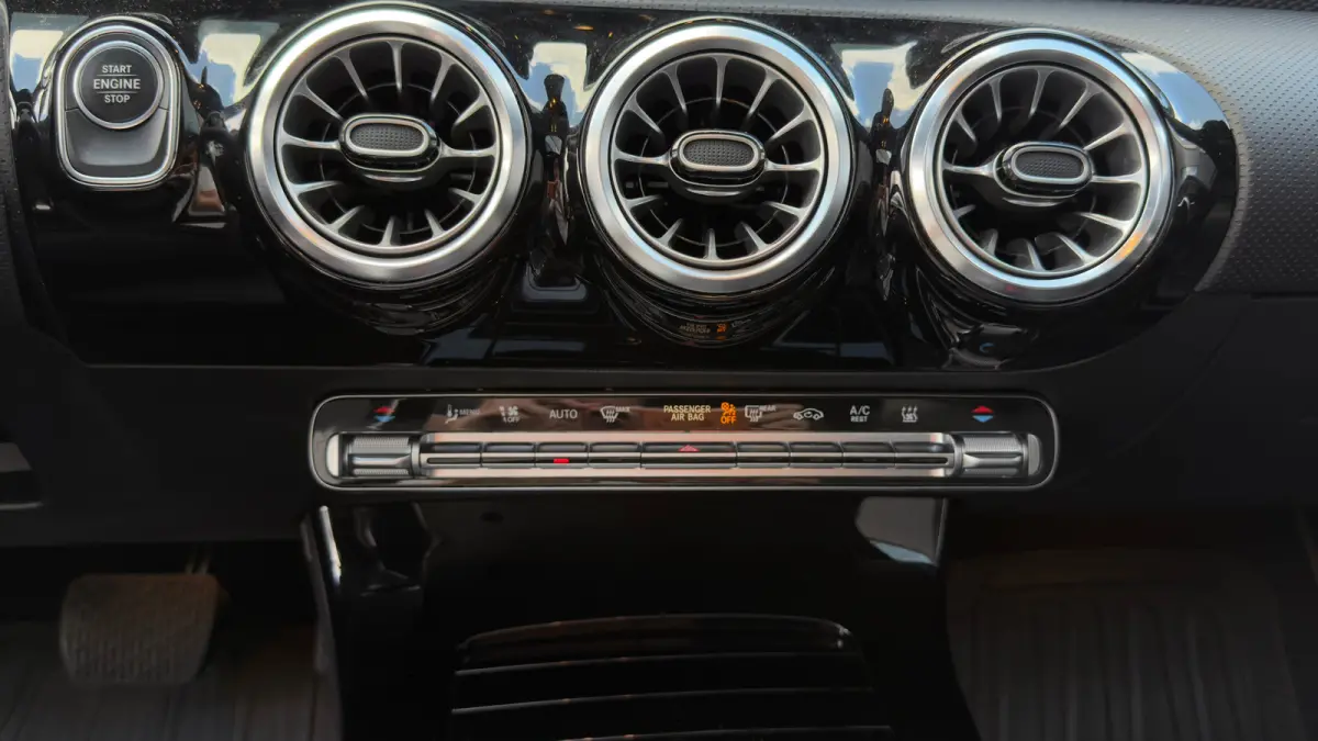 250e 218pk Business Solution Luxury Limited | SOH: 89,53% | Panoramadak | Burmester Audio | Camera | Cruise | Stoelverwarming | Leder | 17"