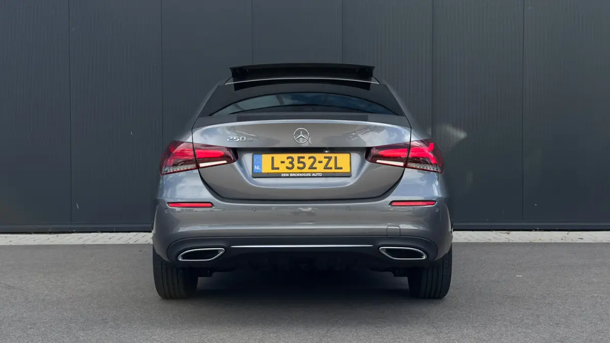 250e 218pk Business Solution Luxury Limited | SOH: 89,53% | Panoramadak | Burmester Audio | Camera | Cruise | Stoelverwarming | Leder | 17"
