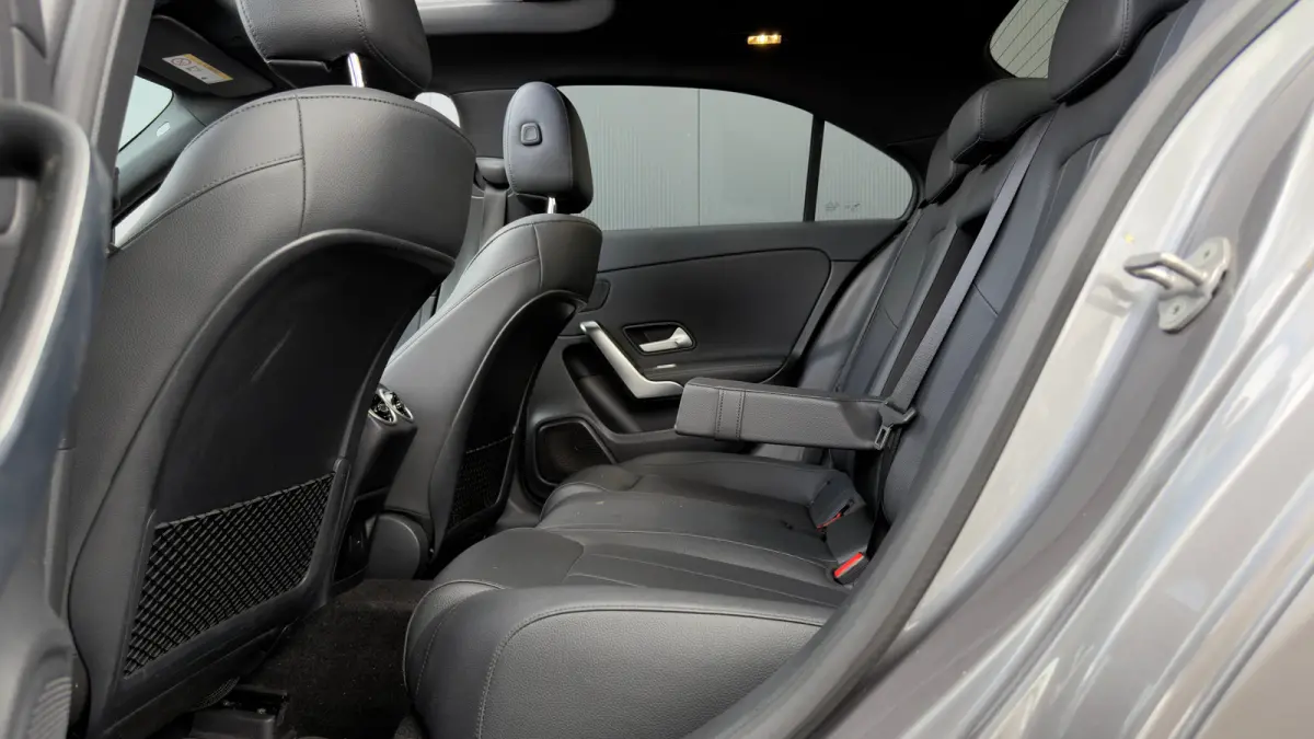 250e 218pk Business Solution Luxury Limited | SOH: 89,53% | Panoramadak | Burmester Audio | Camera | Cruise | Stoelverwarming | Leder | 17"