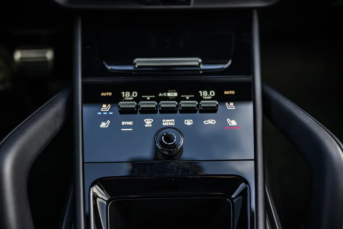 3.0 S E-Hybrid Black Edition Pano/InnoDrive/HUD/360/Luchtvering/Massage