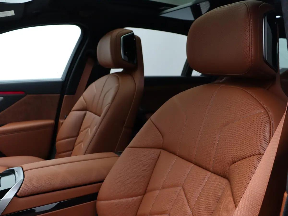 xDrive60 M Sportpakket Pro | Executive Lounge | Executive Pack | Connoisseur Pack | Bowers & Wilkins