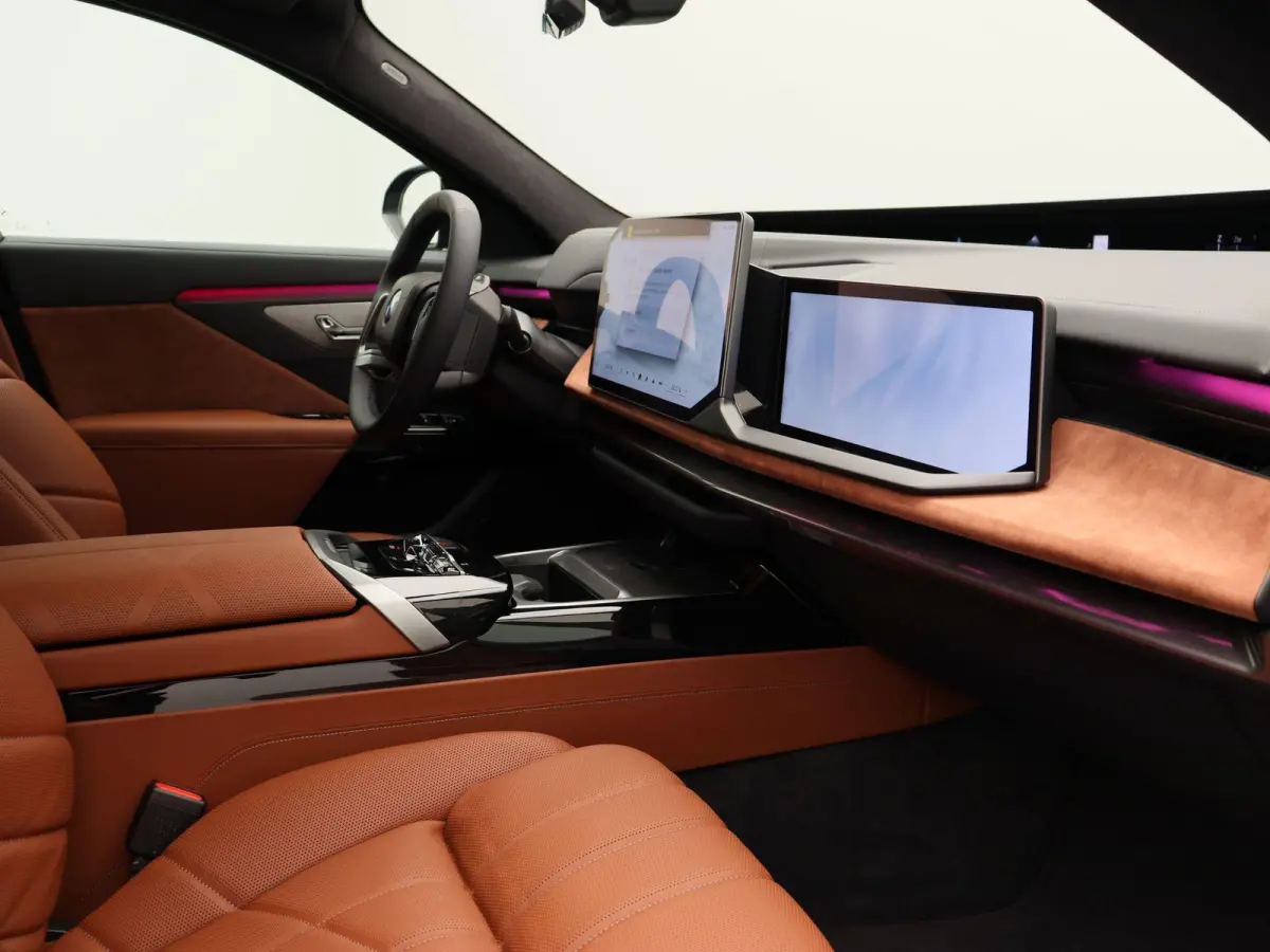 xDrive60 M Sportpakket Pro | Executive Lounge | Executive Pack | Connoisseur Pack | Bowers & Wilkins