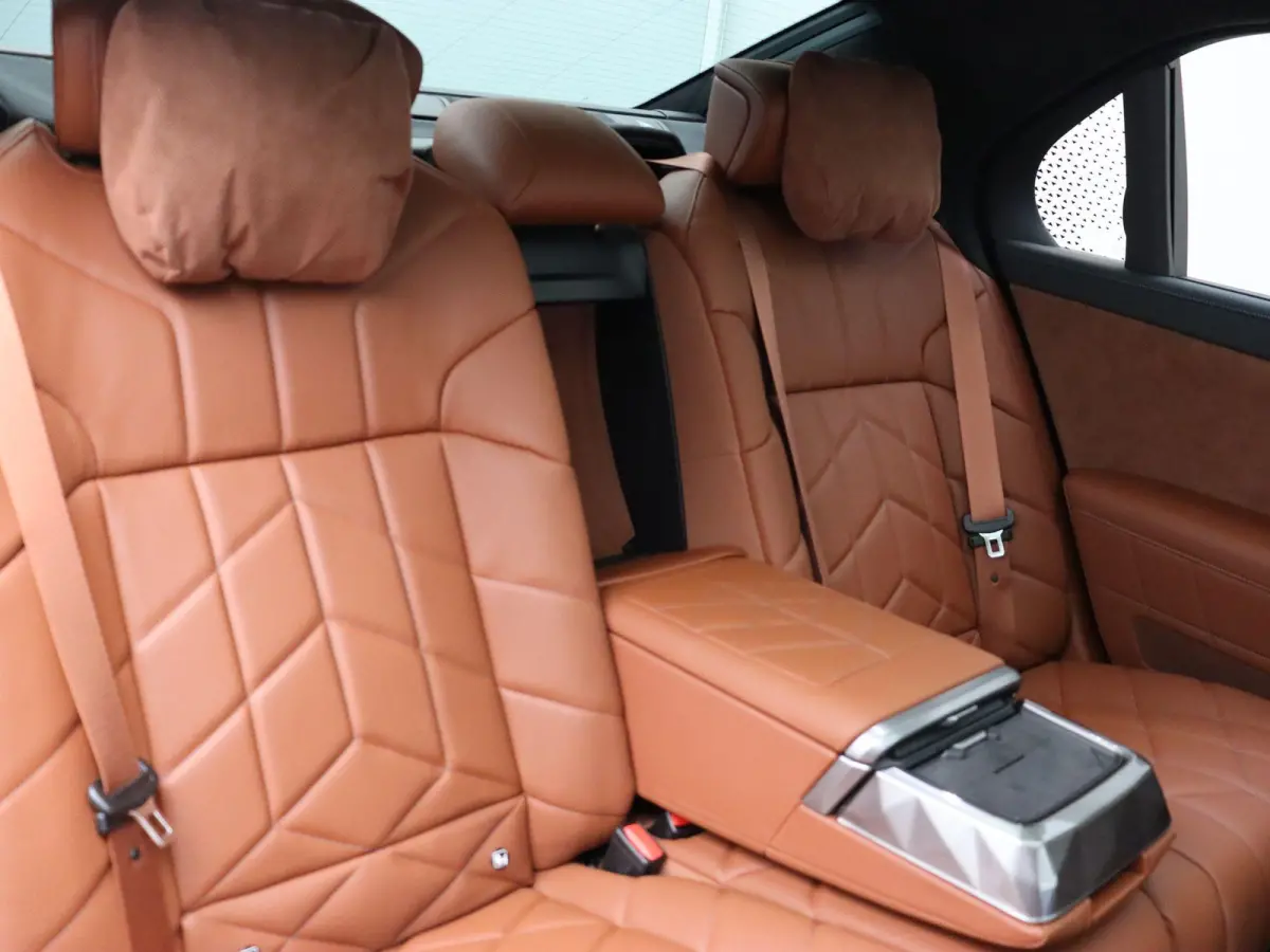 xDrive60 M Sportpakket Pro | Executive Lounge | Executive Pack | Connoisseur Pack | Bowers & Wilkins
