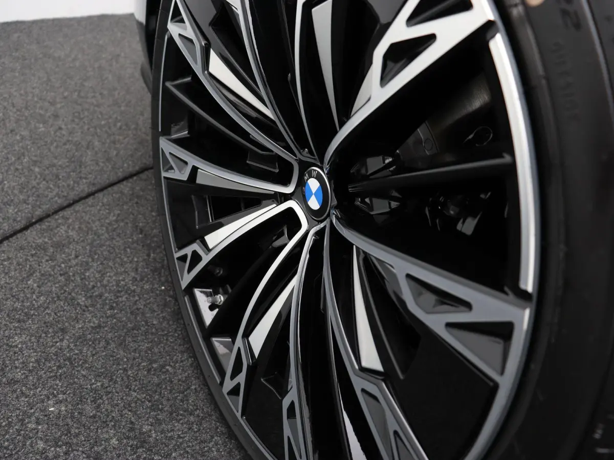 xDrive60 M Sportpakket Pro | Executive Lounge | Executive Pack | Connoisseur Pack | Bowers & Wilkins
